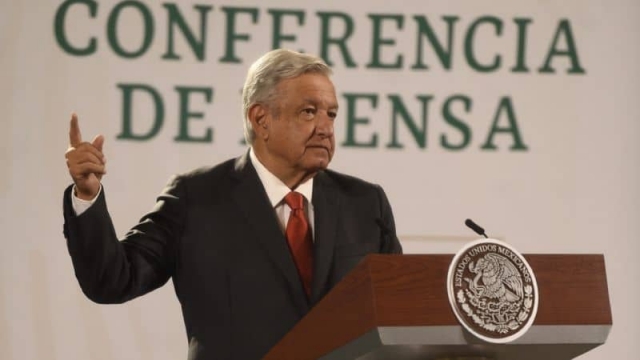 AMLO anuncia reforma para fortalecer la CFE.