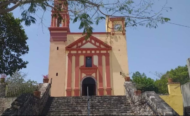 El Santuario del Señor del Calvario es visitado por cientos de feligreses durante los días de la feria.