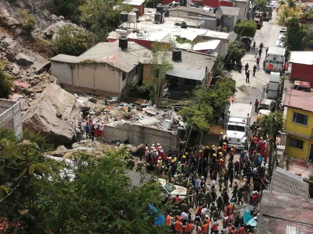 Tres muertos y cuatro heridos, el saldo del derrumbe en Los Pilares