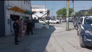  Policías acudieron al sitio luego de que el propietario del negocio denunció el hecho.