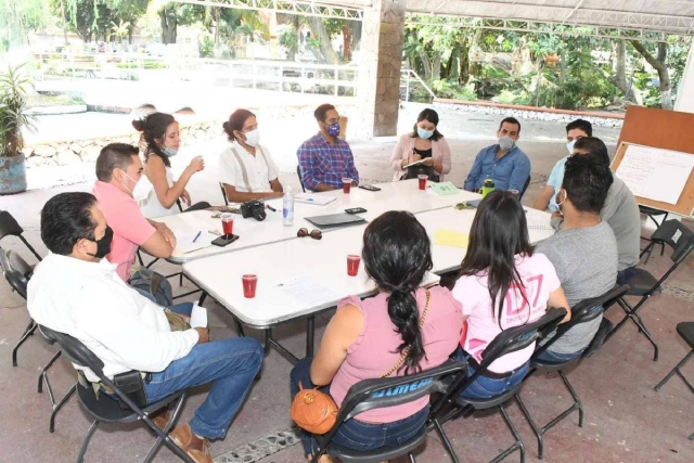 En la reunión participaron integrantes de las instituciones encargadas del proyecto.