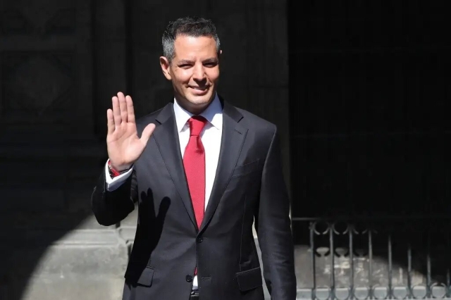 Alejandro Murat renuncia al PRI y anuncia creación de Alianza