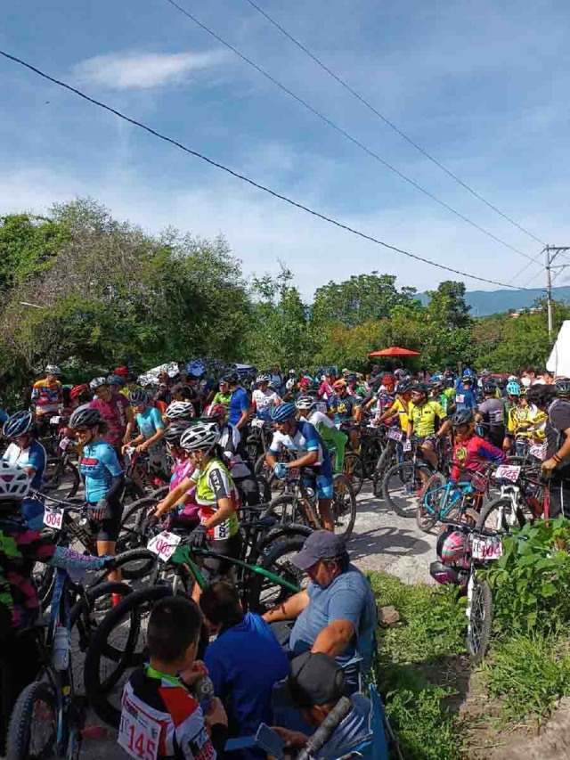 La carrera reunió a más de 160 participantes.