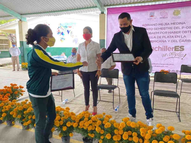 El alumno compitió con estudiantes de bachillerato de diferentes países, de Centro y Sudamérica.