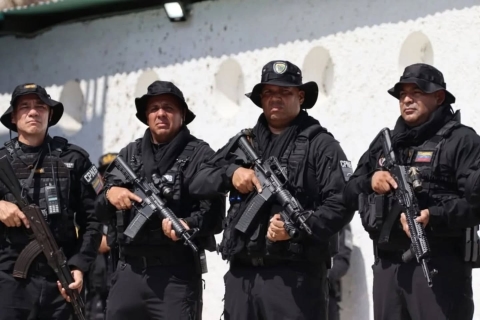 Policía venezolana reafirma lealtad a Maduro tras recompensa de EU