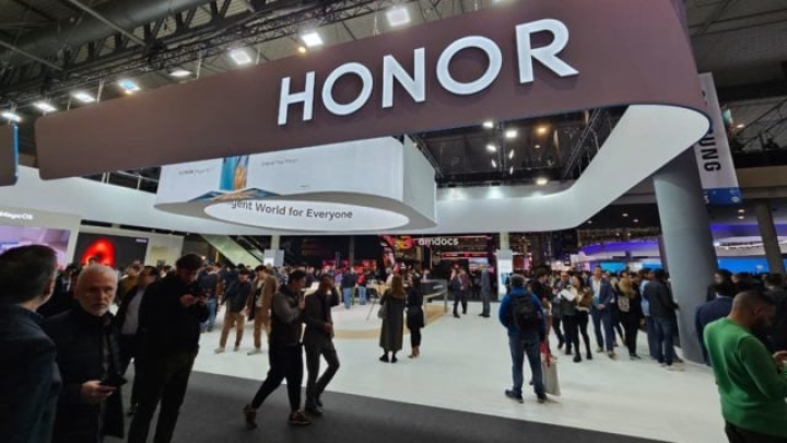 HONOR lanza al mercado global un nuevo smartphone plegable y el Magic5 Series