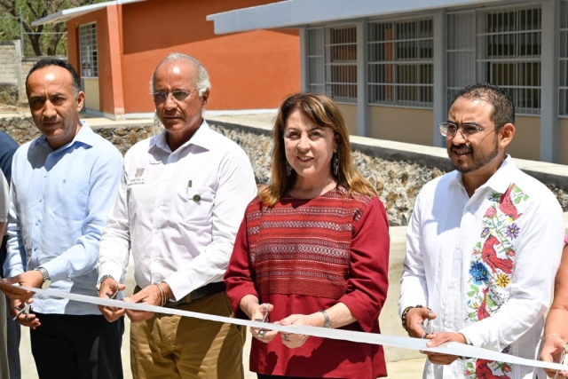 Cumple Margarita Gonz&aacute;lez Saravia compromiso con la educaci&oacute;n en Tepoztl&aacute;n