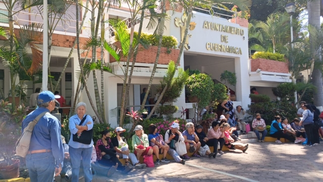 Acuden al ayuntamiento capitalino a solicitar ajuste en tarifas de agua