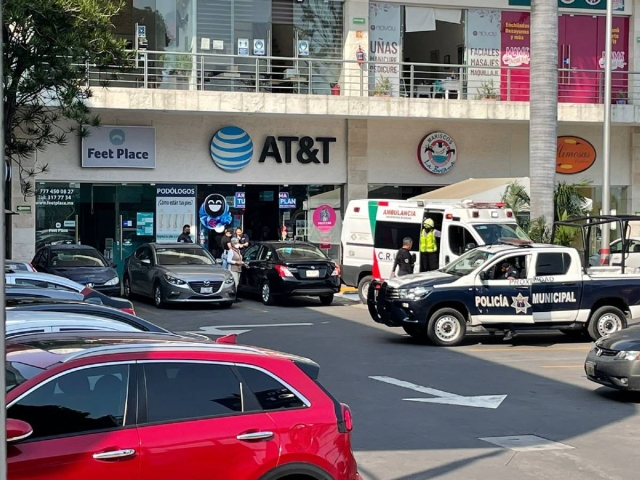 A la plaza llegaron varios policías, pero no ubicaron a los asaltantes.