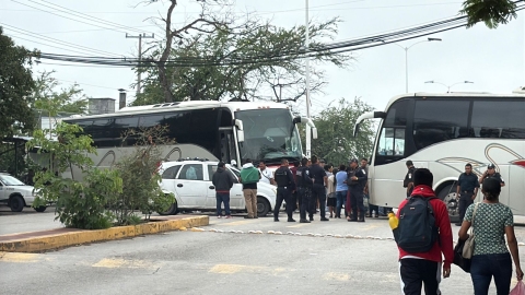 Bloquean integrantes de cooperativa TIX carretera Alpuyeca-Jojutla
