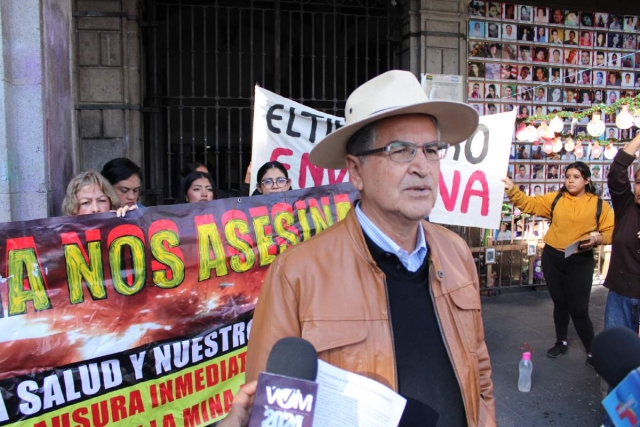 Vecinos de Jiutepec bloquearon la calle Galeana del Centro de Cuernavaca para exigir el cierre y remediación del tiradero Mina de Tezontepec.   