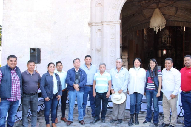 La titular de la Secretaría de Cultura sostuvo un diálogo con las comunidades eclesiásticas, vecinos, mayordomos y autoridades municipales. 