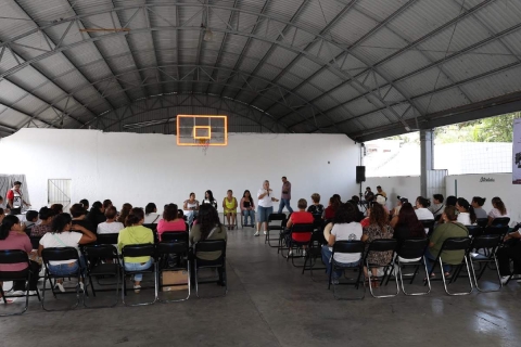 En ambas asambleas se invitó a las mujeres a mantenerse informadas a través de las redes sociales oficiales sobre los talleres y la atención que se brinda desde la Instancia de la Mujer.