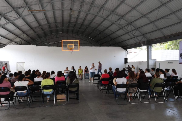 En ambas asambleas se invitó a las mujeres a mantenerse informadas a través de las redes sociales oficiales sobre los talleres y la atención que se brinda desde la Instancia de la Mujer.