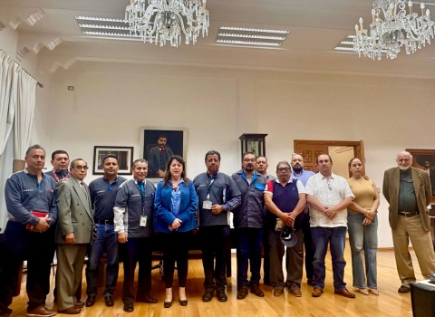 Escucha Margarita González Saravia a trabajadores de Nissan Mexicana y acuerda seguimiento permanente