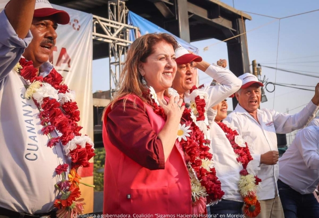 Margarita González Saravia acompañó a los candidatos de la coalición en Emiliano Zapata en sus cierres de campaña. 