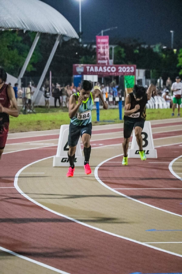 Tanto Sofía como Omar, son dobles medallistas de los Nacionales Conade 2023, ya que apenas hace un par de días, junto a Kelly Soto e Israel Mendoza colaboraron para la plata en el relevo mixto 4x400.