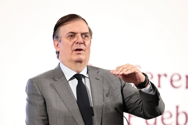 Ebrard anuncia eliminación de aranceles a autopartes mexicanas