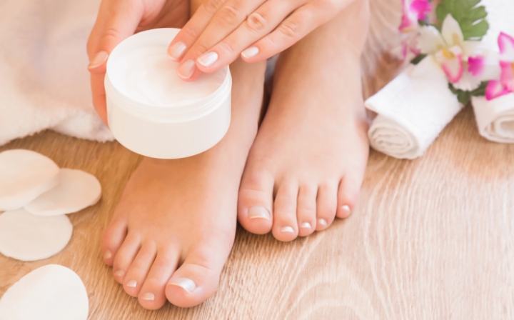 ¿Tienes los pies secos y agrietados? 5 remedios para hidratarlos