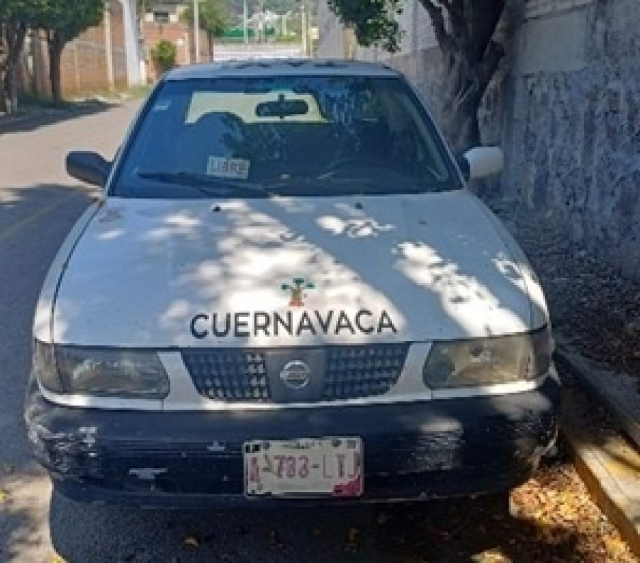 El taxi que fue encontrado en la Barona.