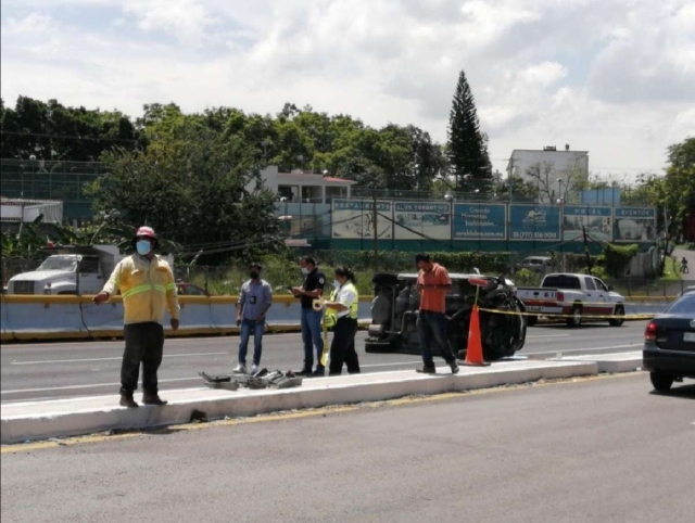 El taxista perdió el control del vehículo.