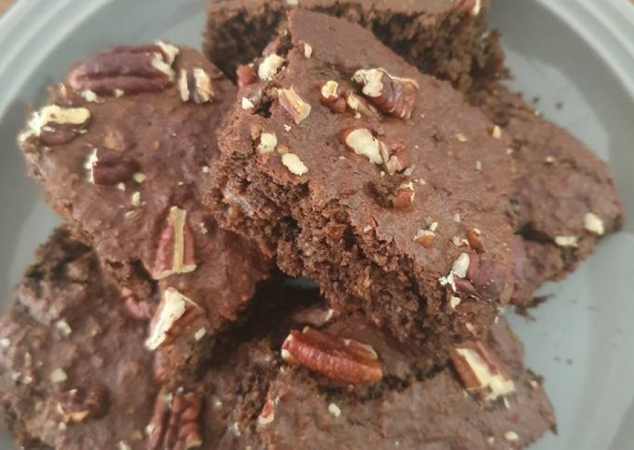 Brownies de avena con nuez, una opción sencilla para disfrutar a mitad de semana