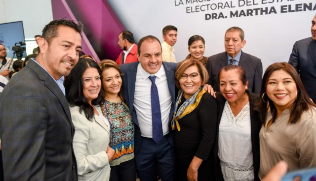 Acude Cuauhtémoc Blanco a informe de actividades de Martha Elena Mejía, magistrada presidenta del Tribunal Electoral del Estado de Morelos