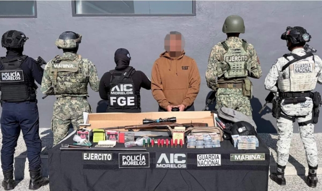 El individuo, el dinero y los objetos quedaron a cargo de las autoridades.