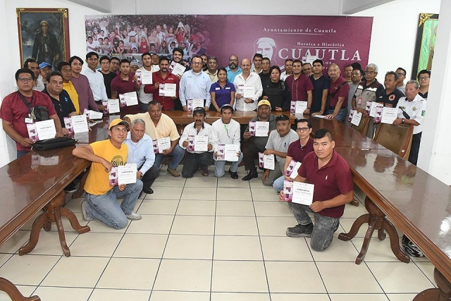 El taller fue impartido a trabajadores municipales.