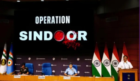 India bombardea Pakistán y aumenta la tensión regional