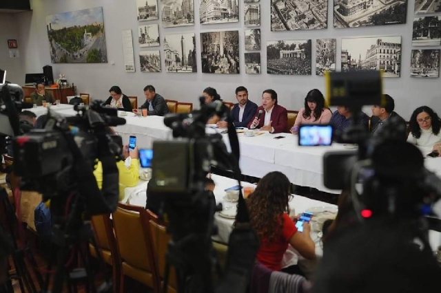En conferencia de prensa, Mario Delgado ratificó que se postergó el plazo para anunciar los registros de aspirantes a candidaturas a alcaldías y diputaciones locales. 