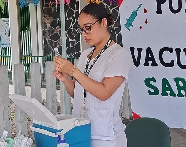 Participa IMSS Morelos en jornada intensiva de vacunaci&oacute;n contra sarampi&oacute;n