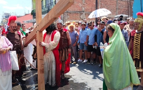   La representación de “El Mártir del Gólgota” es una tradición en el municipio de Ayala.
