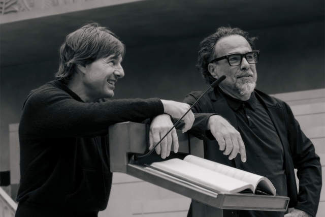 Tom Cruise rinde un homenaje inédito a Alejandro González Iñárritu por los 25 años de Amores Perros