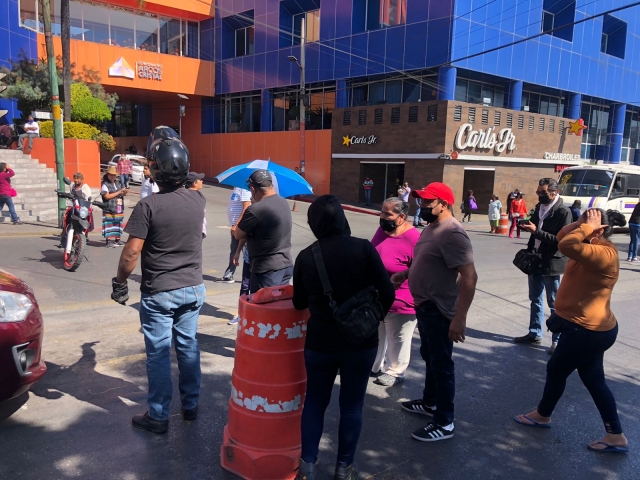 Protestan vecinos de Teopanzolco en avenida Plan de Ayala, por falta de agua potable