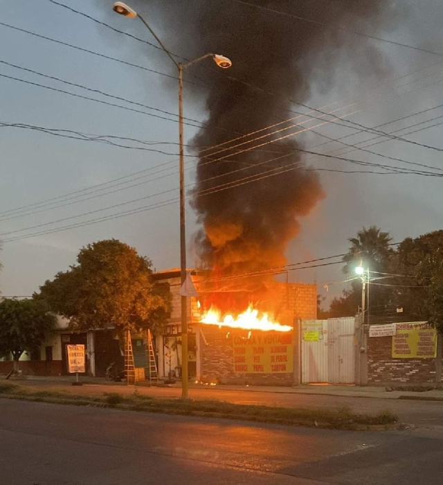 Varios negocios han cerrado sus puertas en Cuautla a causa de la inseguridad.