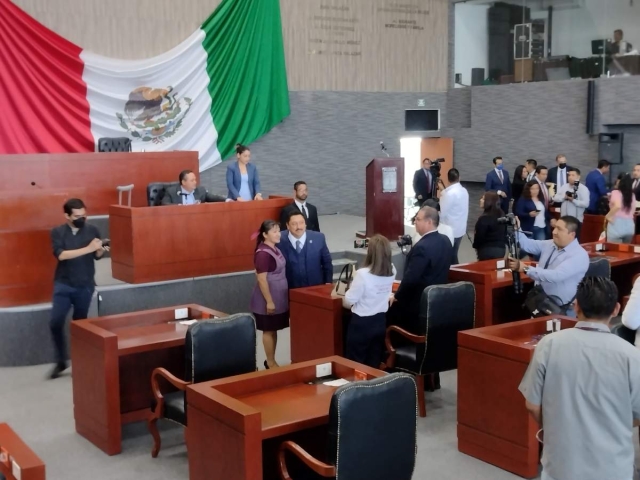 A partir del lunes acudirán secretarios al Congreso  