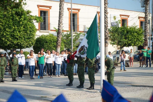 Ayer se realizó la ceremonia cívica que conmemoró la Gesta Heroica de los Niños Héroes de Chapultepec en el zócalo de la ciudad.