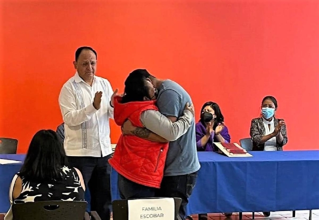 El reencuentro se llevó a cabo en el consulado de Nueva York.