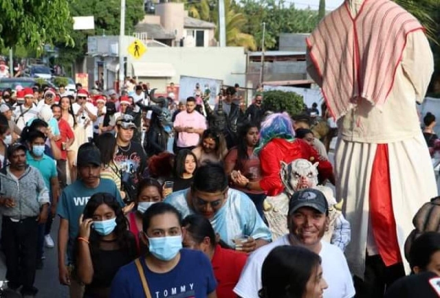 No todos los participantes de los actos cumplieron con las medidas sanitarias.