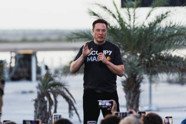 El mundo necesita más petróleo y gas antes de las energías renovables: Elon Musk