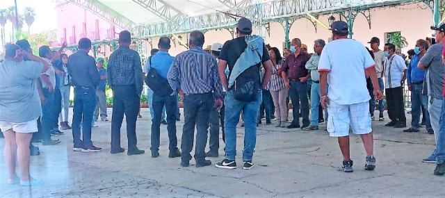 Transportistas de la región oriente se han reunido para decidir los pasos que darán ante el anuncio de Arredondo López.