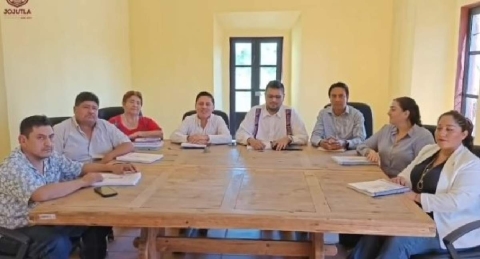 En Jojutla, la sesi&oacute;n de Cabildo de entrega del informe se dio en la antigua presidencia municipal, que aparentemente ya est&aacute; lista para reabrirse.