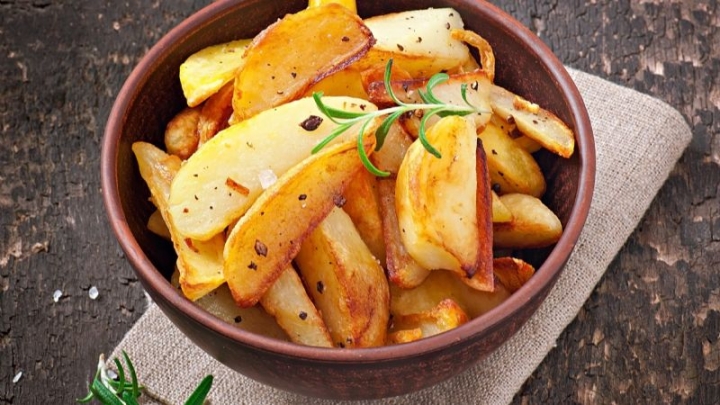 Papas gajo con especias, disfruta una rica botana en familia con esta receta