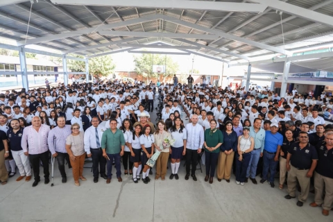 Logra suma de voluntades entre gobiernos estatal y municipal atender rezago en infraestructura educativa y social en Tepalcingo