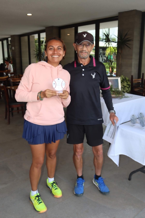 Diana Avendaño se coronó en la categoría singles femenil +30.
