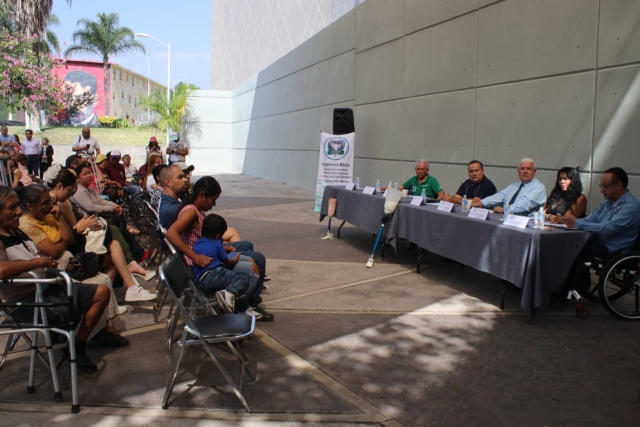 Entrega diputado Alberto Sánchez prótesis a personas con discapacidad