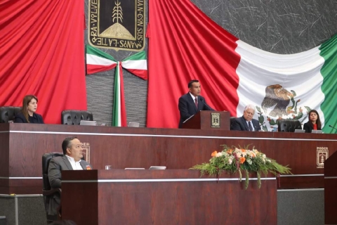 Con la gobernadora Margarita Gonz&aacute;lez Saravia como invitada, el Congreso inaugur&oacute; el domingo el segundo periodo ordinario de sesiones del segundo a&ntilde;o de la LVI Legislatura. 