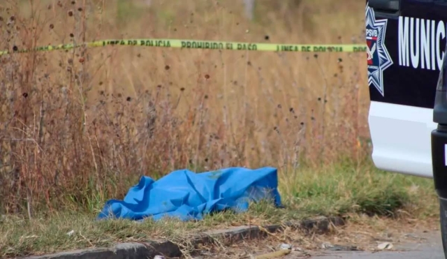 Encuentran un cadáver en un terreno baldío