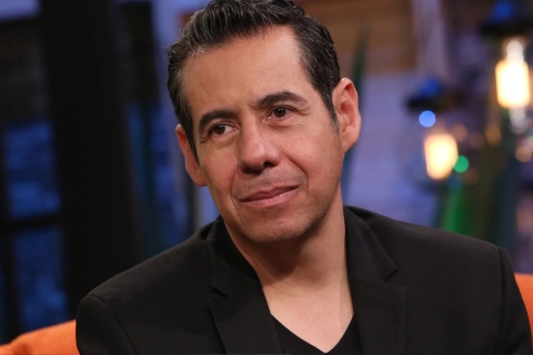 Yordi Rosado aclara supuesto pleito legal con Sasha Sokol por entrevista a Luis de Llano